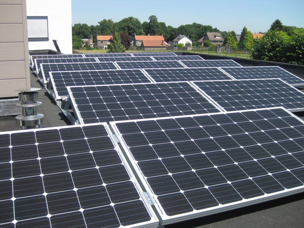 Petec Solar Geleen zonnepanelen Born 6,6kWp plat dak